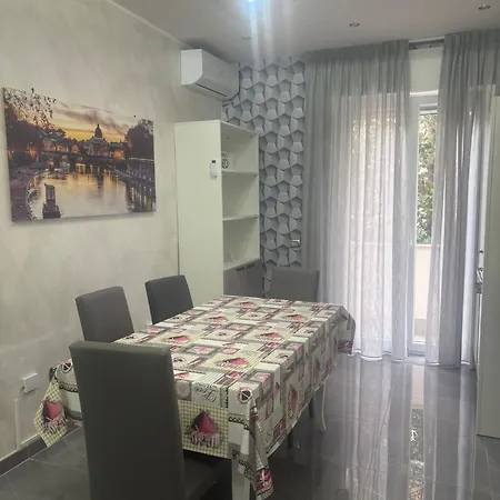 A Casa Di Giovy-5 Minuti Da Aeroporto 3* 菲乌米奇诺